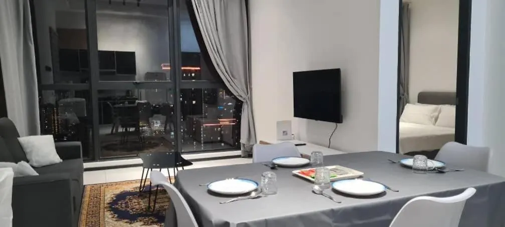 Urban Suites Georgetown Penang - Sea View & Georgetown View - High Floor - Exclusive & Cozy Stay George Town