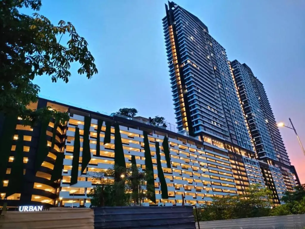 Urban Suites Georgetown Penang - Sea View & Georgetown View - High Floor - Exclusive & Cozy Stay George Town