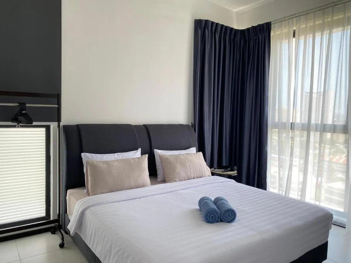 Urban Suites Georgetown Penang - Sea View & Georgetown View - High Floor - Exclusive & Cozy Stay George Town