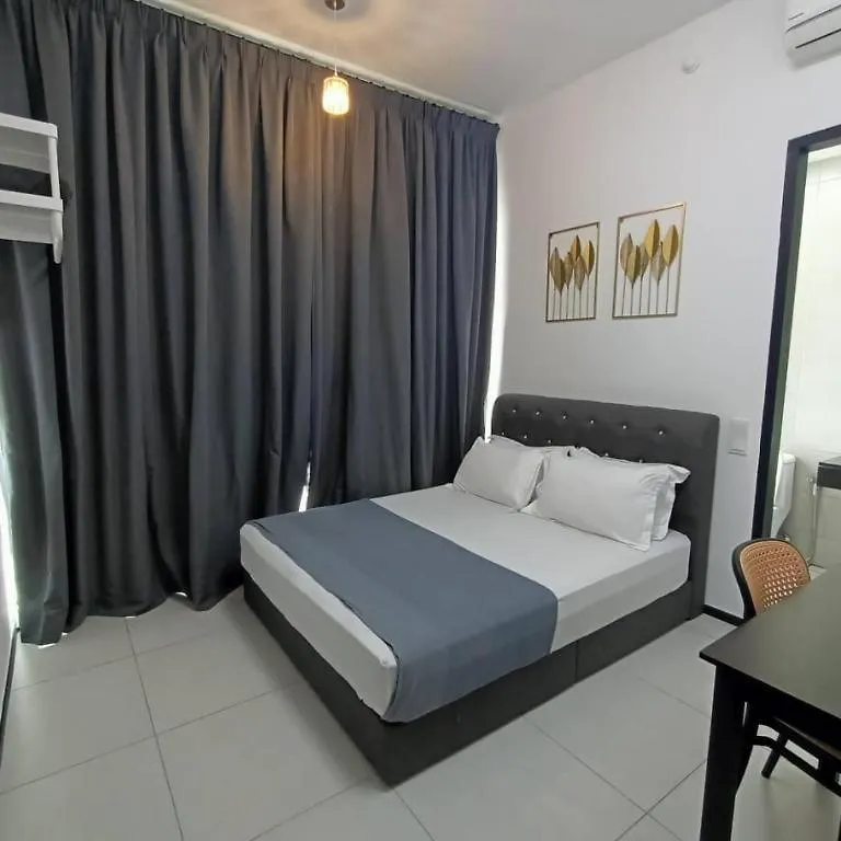 Urban Suites Georgetown Penang - Sea View & Georgetown View - High Floor - Exclusive & Cozy Stay George Town