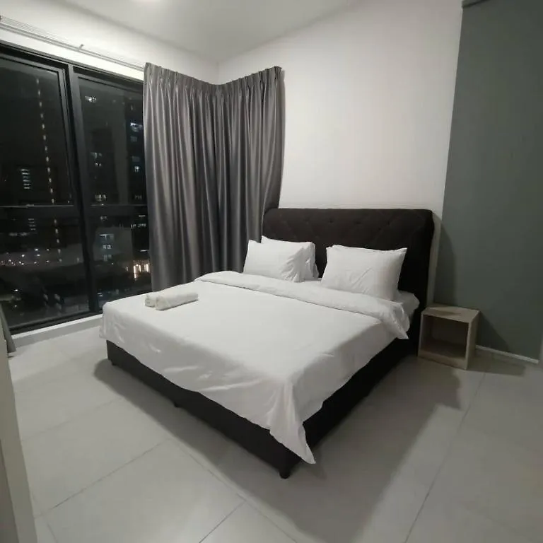 Urban Suites Georgetown Penang - Sea View & Georgetown View - High Floor - Exclusive & Cozy Stay