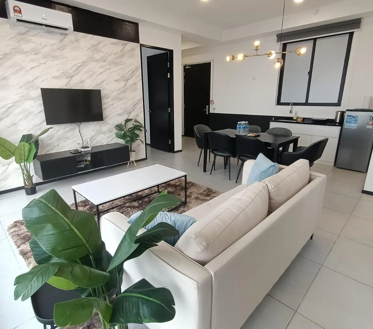 Urban Suites Georgetown Penang - Sea View & Georgetown View - High Floor - Exclusive & Cozy Stay